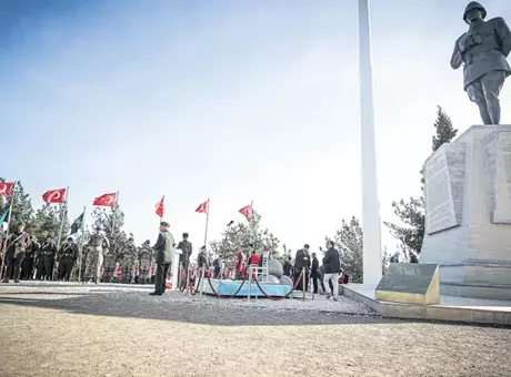 57’nci Alay Vefa Yürüyüşü’nde Gençler Çanakkale Ruhu ile Tarihi Yaşattı