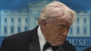 ABD Başkanı Trump İran ile telefon görüşmelerinin sürdüğünü açıkladı