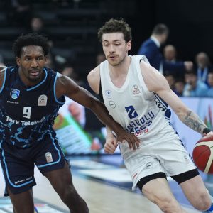 Anadolu Efes, Türk Telekom’u Geçerek Galibiyet Serisini Sürdürüyor!