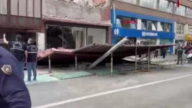 Ankara Ulus’ta yıkım çalışmasında devrilen platform kazaya yol açtı