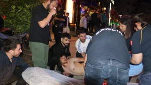 Antalya’da Galatasaray-Fenerbahçe derbisi sonrası kutlamalarda bir taraftar bıçaklandı