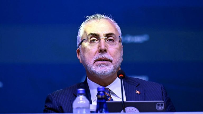 Bakan Işıkhan uluslararası barışa katkı için toplumsal dönüşümün önemini vurguladı