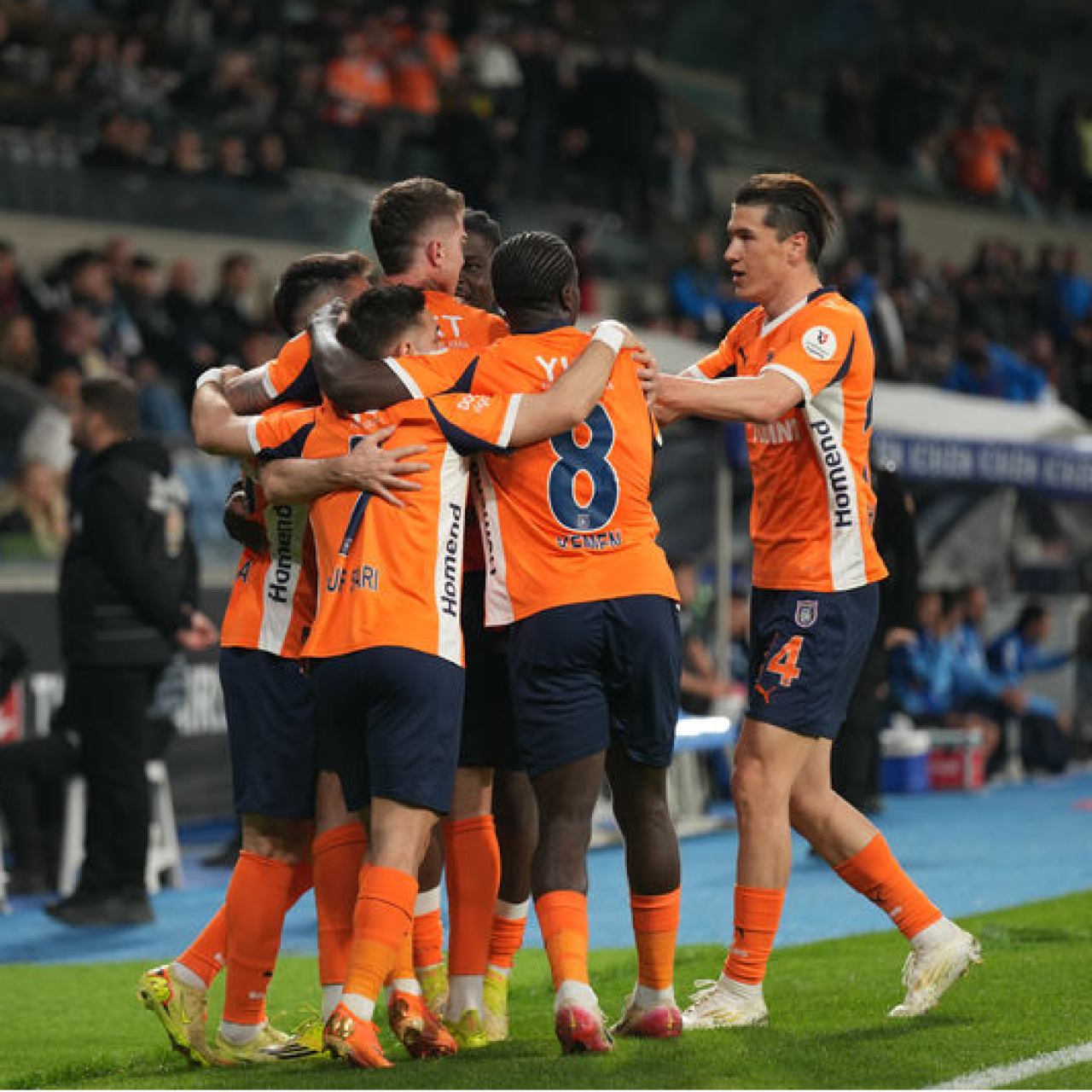 Başakşehir’den Kasımpaşa’ya Tarihi Fark: 4-0 ile Namağlup Seriye Devam