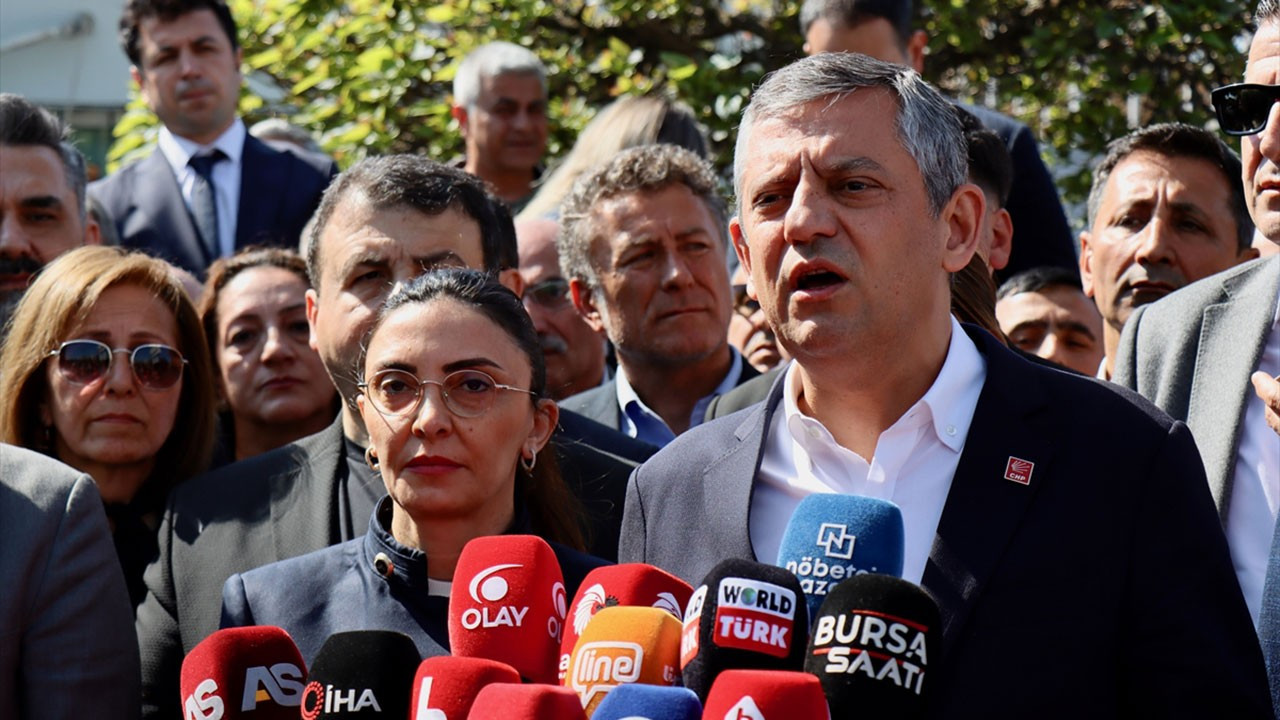 CHP Lideri Özgür Özel’den Tutuklu Başkan Mustafa Bozbey’e Cezaevi Ziyareti