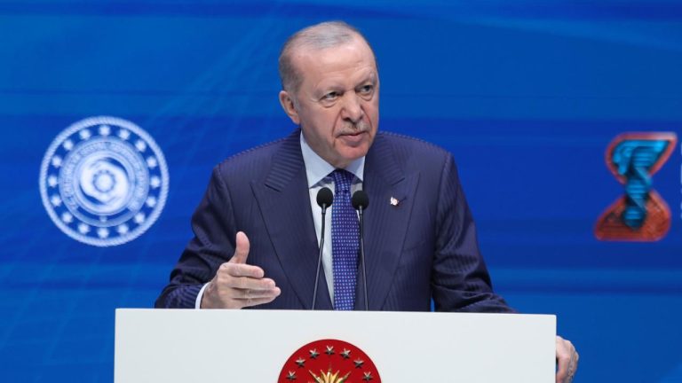 Cumhurbaşkanı Erdoğan, istihdamda teknolojik dönüşümle yeni iş alanlarının doğduğunu söyledi