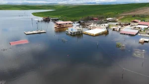 Diyarbakır’da Ambar Barajı’nın Kapakları Açıldı, Şerifoğulları Mahallesi Sular Altında Kaldı