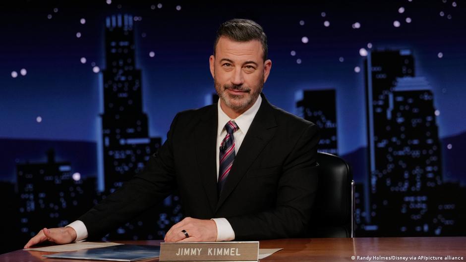Donald Trump’tan Jimmy Kimmel’ın Melania şakası sonrası kovulma talebi