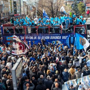 Erzurumspor FK tarihi başarıyla Süper Lig’e yükselmenin coşkusunu yaşadı