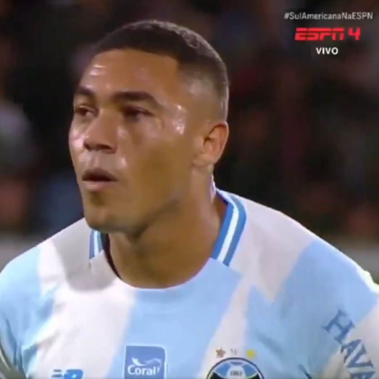 Eski Galatasaraylı Carlos Vinicius Gremio maçında 6 dakikada 3 penaltı kaçırdı