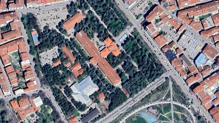 Eskişehir’deki uçak tasarımıyla dikkat çeken Hava Hastanesi satışa sunuldu