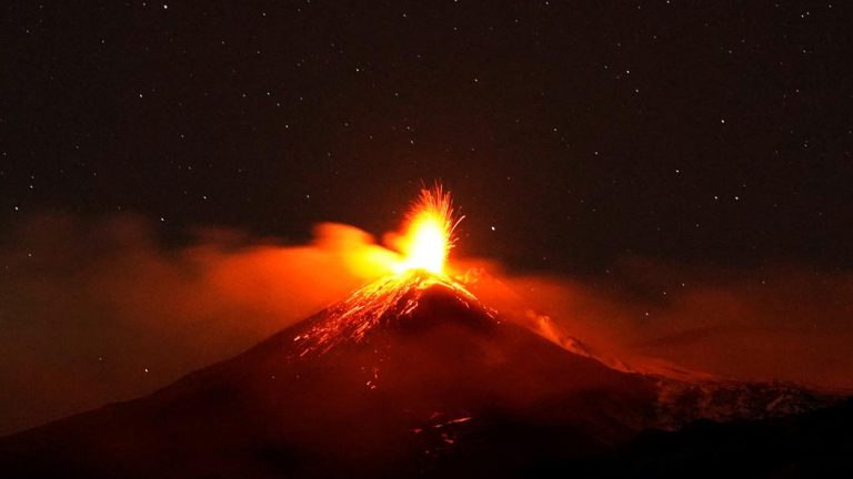 Etna Yanardağı’nın Sıradışı Magma Yapısı: Bilim Dünyasını Şaşırtan Keşif