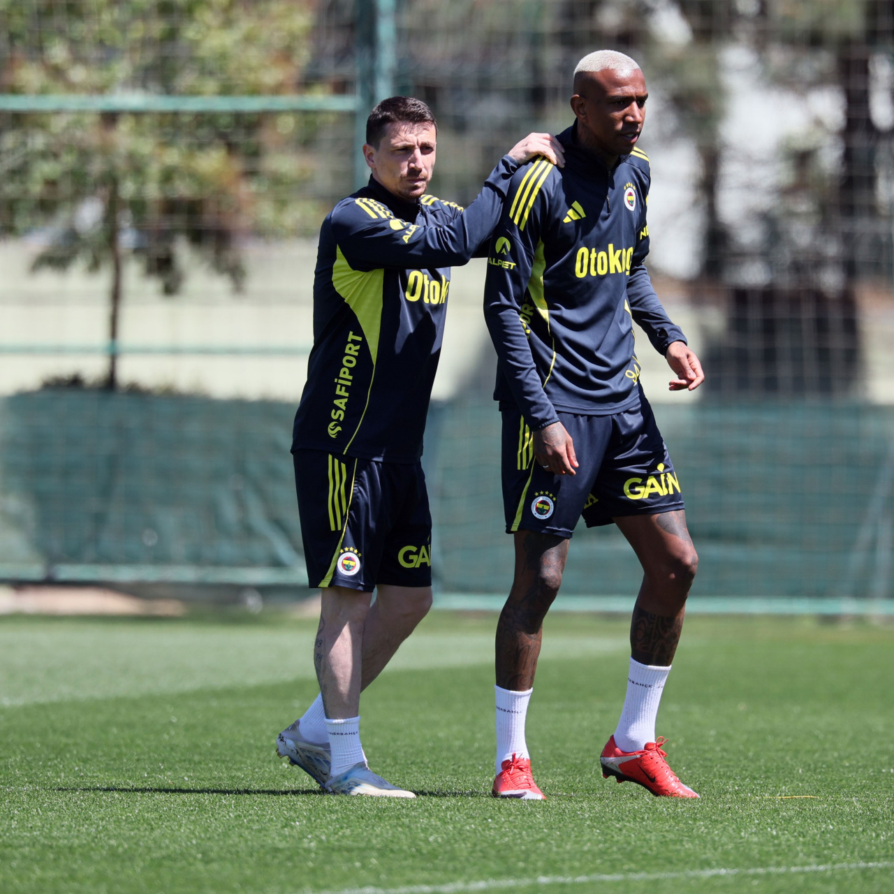 Fenerbahçe, Başakşehir maçı öncesi son antrenmanını tamamladı