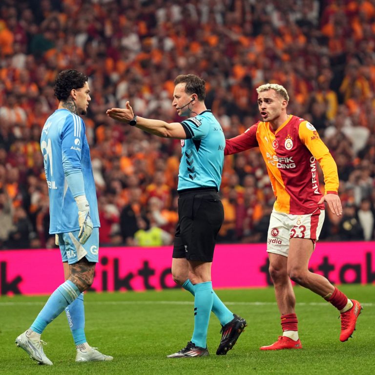 Fenerbahçeli Kaleci Ederson’dan Hakem Kararlarına Sert Eleştiri