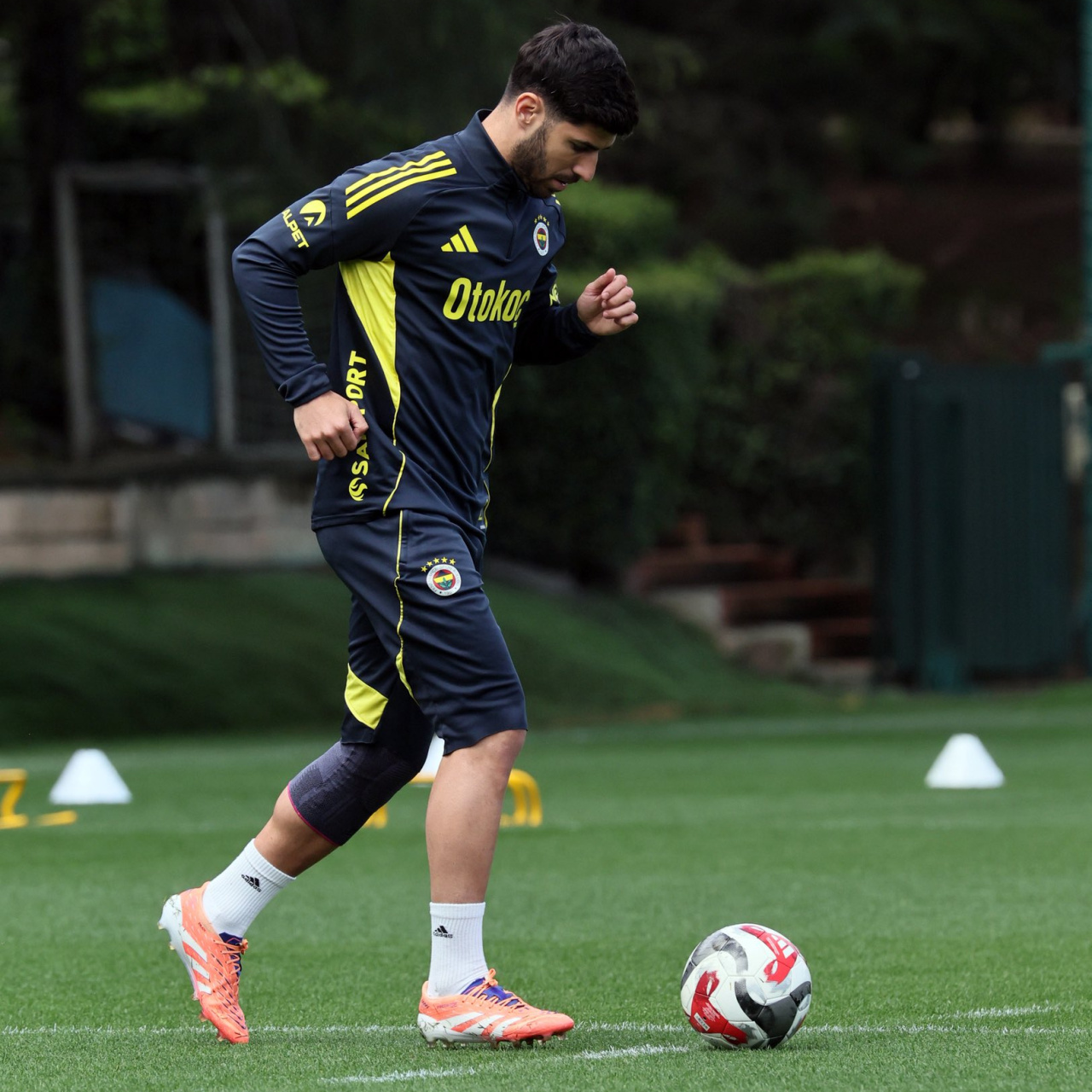 Fenerbahçe’ye Asensio’dan Sevindirici Haber: Galatasaray Derbisine Hazırlık Sürüyor