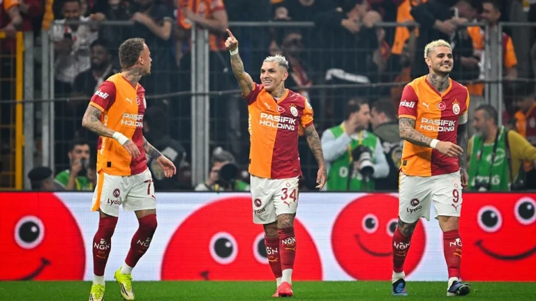 Galatasaray ezeli rakibi Fenerbahçe’yi farklı yenerek şampiyonluk yolunda büyük avantaj sağladı