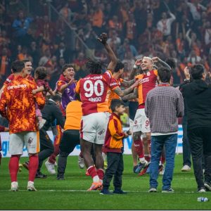 Galatasaray Fenerbahçe karşısında Aslantepe’de dev derbiyi farklı kazandı