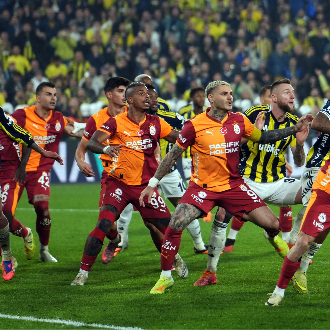 Galatasaray ve Fenerbahçe 406. Derbiye Hazırlanıyor: Tarihi Rekabet Yeniden Sahne Alıyor