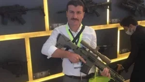 İstanbul’da lise müdürünün silahlı pozu velileri ve eğitimcileri endişelendirdi