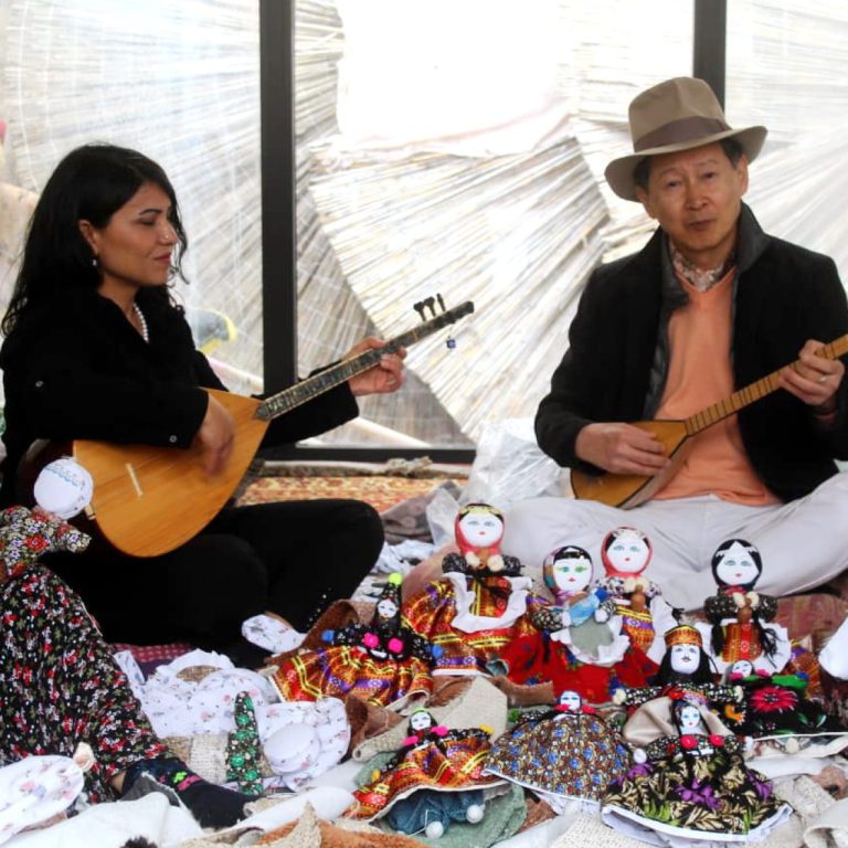 Japon sanatçı Takeshi Imamura Kayseri’nin Soğanlı bez bebekleriyle buluştu