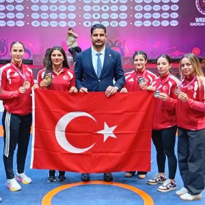 Kadın Güreş Milli Takımı Avrupa’da Zirveye Yükseldi: İkincilikle Tarih Yazdı!