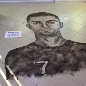 Kuzey Makedonya’dan Sanata Dönüşen Saç Telleri: Svetlana Zulamoska’nın İlham Veren Hikayesi