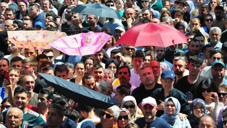 Manisa Mesir Macunu Festivali’nde 10 ton macun 20 dakikada dağıtıldı