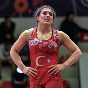 Milli Güreşçiler Evin Demirhan Yavuz ve Nesrin Baş Tarih Yazıyor: Avrupa Şampiyonası’nda Finale Yükseldiler