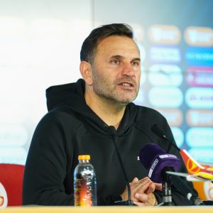 Okan Buruk Galatasaraylı futbolcuları şampiyonluk rehavetine karşı uyardı