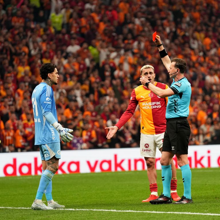 PFDK, Galatasaray maçında kırmızı kart gören Ederson’a 3 maç ceza verdi
