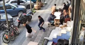 Sultangazi’de kuaförde kedi kovalamacası müşterileri panikletti