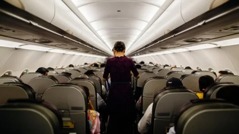 Uçak yolculuklarında taşınabilir şarj cihazı kullanımı yasaklandı