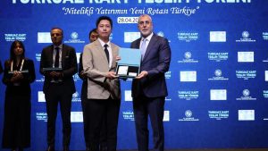 Yatırımcı 22 firmanın temsilcileri Türkiye’de Turkuaz Kart ile ödüllendirildi