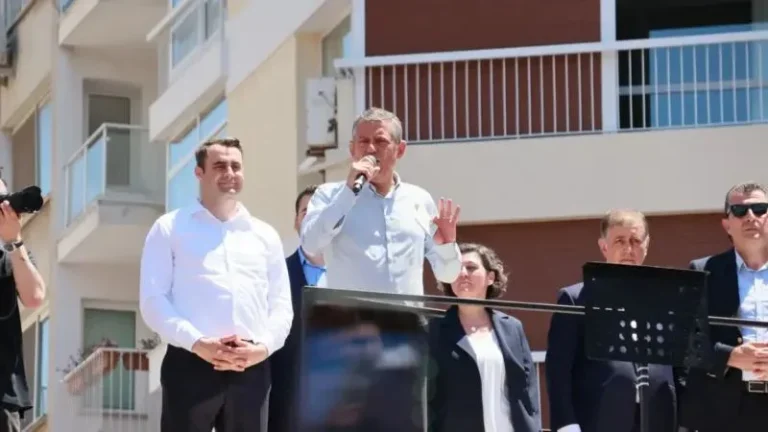 Özel’den Kılıçdaroğlu’na İzmir’den çağrı: ‘2 milyon üyemize genel başkan seçtirelim’