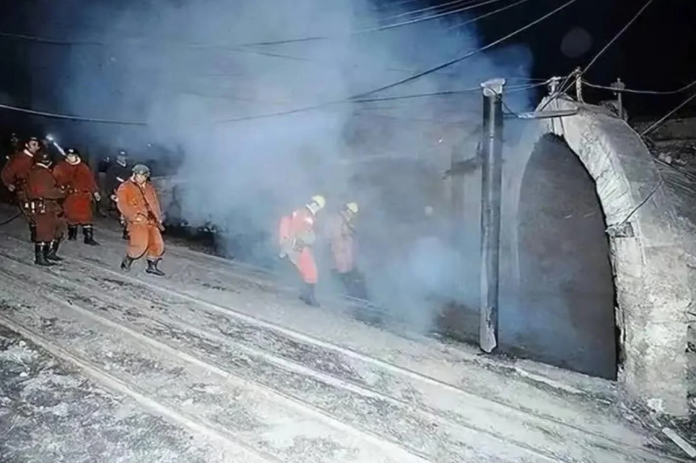 Çin’de kömür madenindeki patlamada en az 90 işçi öldü