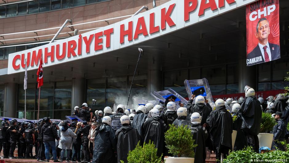 Öcalan’ın CHP Genel Merkezine yapılan baskına tepkisi gündem yarattı