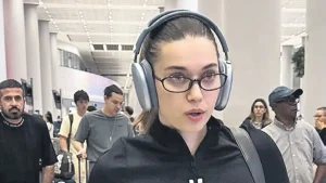 Afra Saraçoğlu ve Poyraz Yosmaoğlu Madrid dönüşü havalimanında ayrı görüntülendi