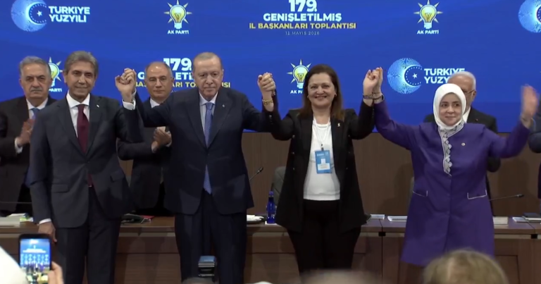 Afyonkarahisar Belediye Başkanı Burcu Köksal AK Parti’ye Geçerek Siyasi Dengeleri Değiştirdi