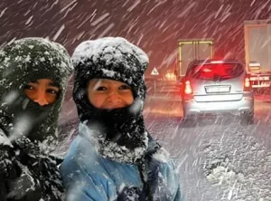 Afyonkarahisar’da Mayıs Ayında Kar Yağışı Eğitim ve Trafikte Aksamaya Yol Açtı