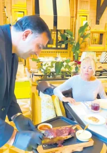 Ajda Pekkan Arjantin usulü tütsülü asado ile lezzet dolu bir gün geçirdi