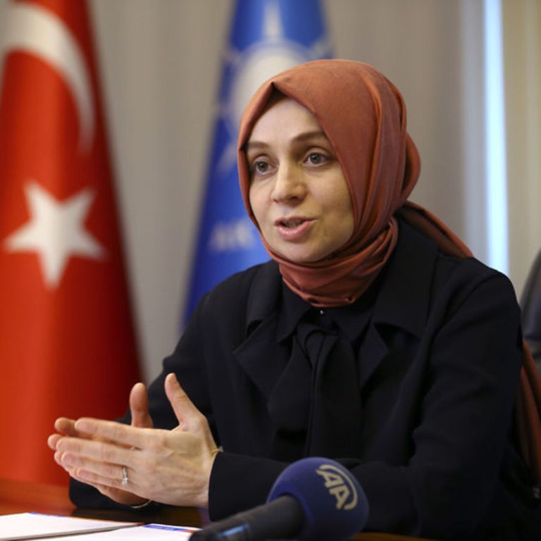 AK Parti’den Suriyeli Sığınmacılar Hakkında Yanlış Anlaşılmaları Gidermeye Yönelik Broşür Hazırlığı