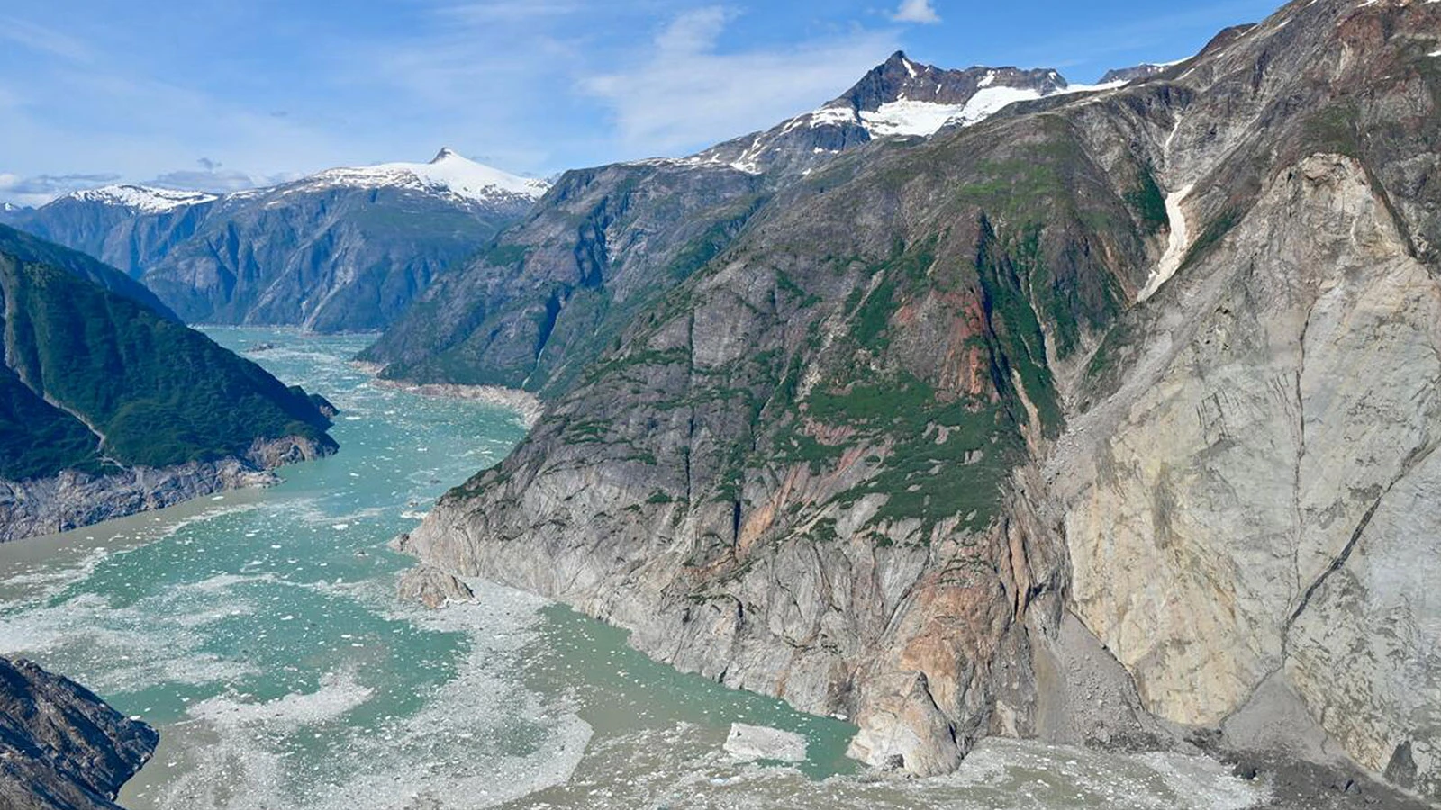 Alaska’da dev tsunami rekor kırarak dünyanın en büyük ikinci dalgası oldu