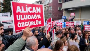 Alican Uludağ, Dünya Basın Özgürlüğü Günü’nde Türk gazeteciliğinin zorluklarına dikkat çekti