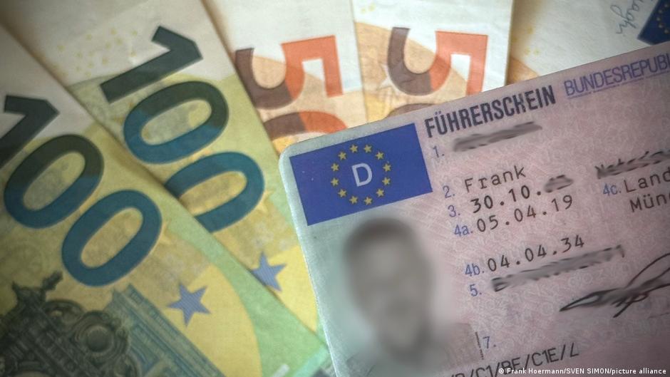 Almanya sürücü belgesi sürecini kolaylaştırarak ehliyet maliyetlerini düşürüyor