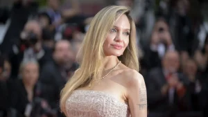 Angelina Jolie, Los Angeles’taki tarihi malikanesini 30 milyon dolara satıyor