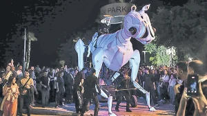 Antalya’da Tiyatro Festivali Coşkuyla Başladı, Sanatseverler Akın Etti