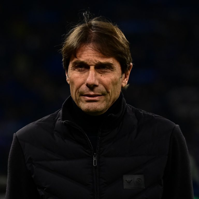 Antonio Conte Napoli’deki Teknik Direktörlük Görevinden Ayrıldığını Duyurdu