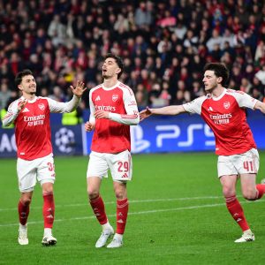 Arsenal, Burnley’i mağlup ederek şampiyonluk kapısını araladı