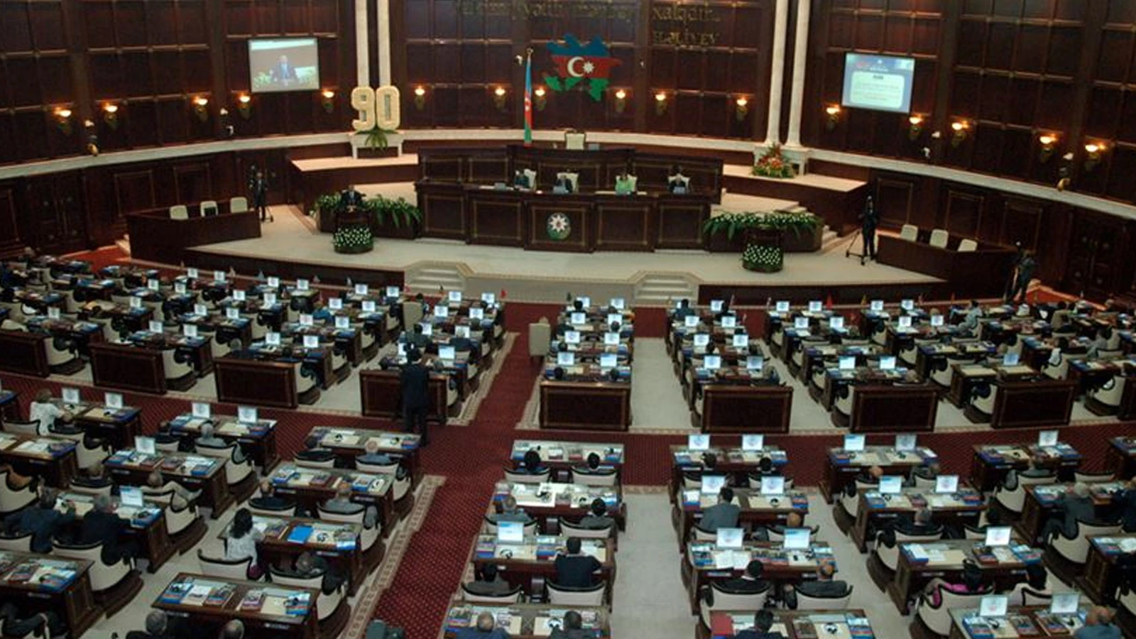 Azerbaycan Milli Meclisi, Avrupa Parlamentosu ile ilişkileri keserek tepki gösterdi