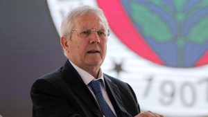 Aziz Yıldırım Fenerbahçe başkanlığı için yeniden kolları sıvadı