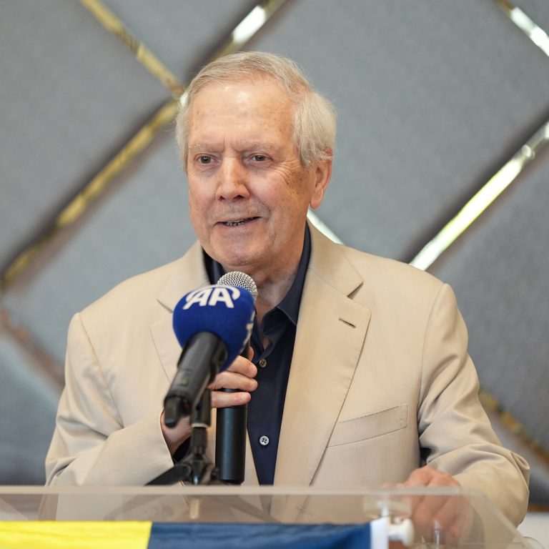 Aziz Yıldırım, Fenerbahçe Başkanlığına adaylık yönetim listesini açıkladı